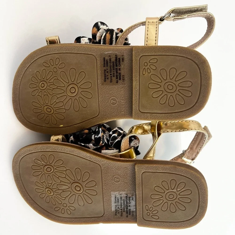 (NWOT) Animal Print Pom-Pom Design Gold & Tan Sandals Toddler Kids Size 7